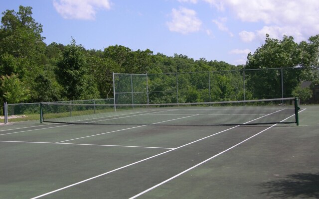 Scenic Terrace 2 Bedroom Condo by Redawning