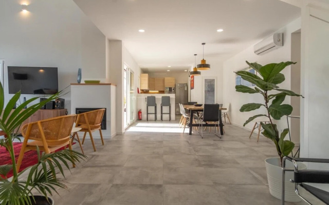 LV Premier LA2 Pool AC Garden sea View