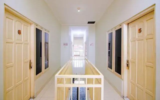 OYO 3083 D Kost 3 Syariah