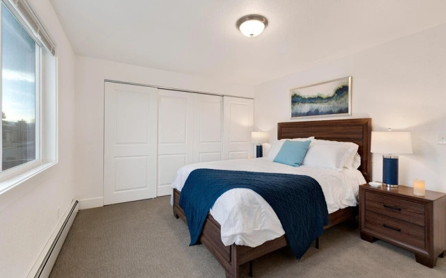 Comfortable Abode Near Historic Downtown