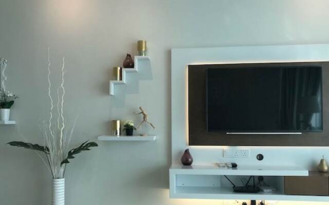 Vogue Suites One by Joe