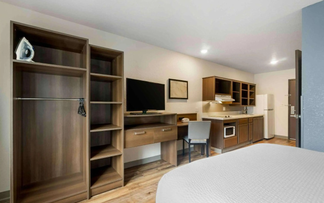 Extended Stay America Select Suites - Tampa - Northeast