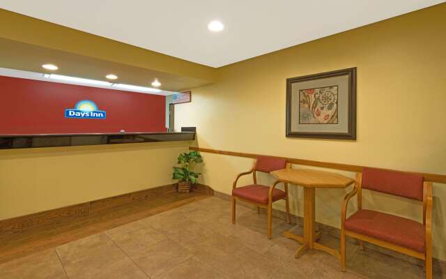 Days Inn by Wyndham Cameron