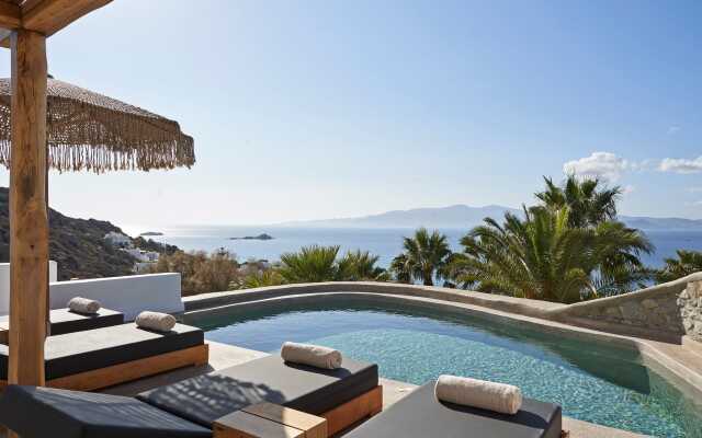 Monogram Travel Naxos