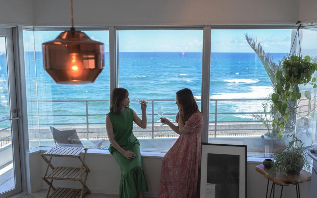 Transit House 5S Terminal