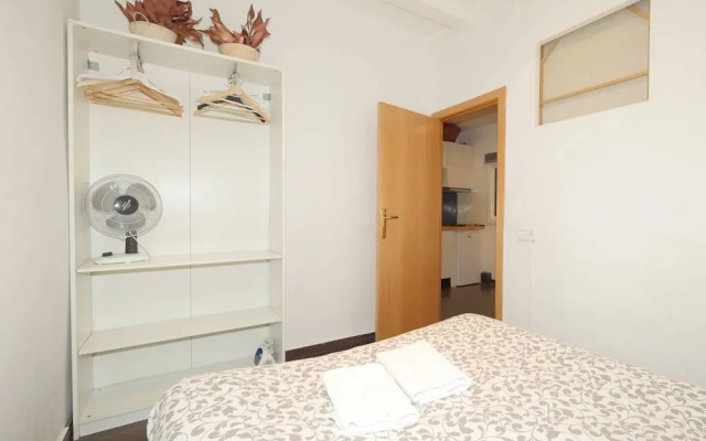 Interior Apt Center 42 El Born