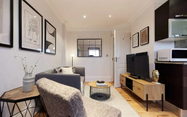 The Butterfield Green Spacious 1bdr Flat