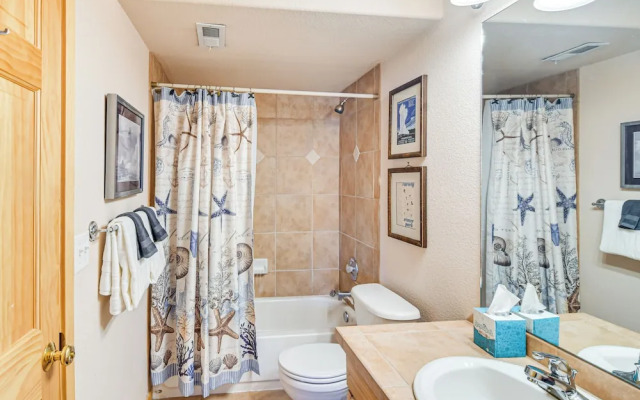 Spacious Fraser Duplex w/ Fireplace & Scenic Views