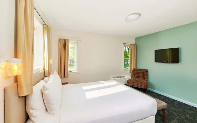 Greenporter Hotel