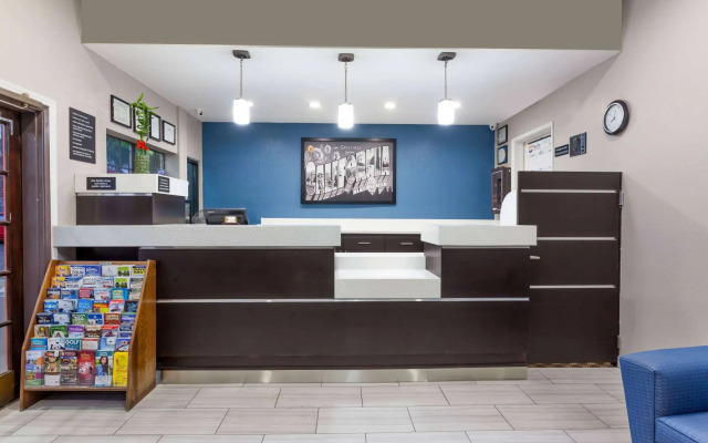 Super 8 by Wyndham Bakersfield South CA