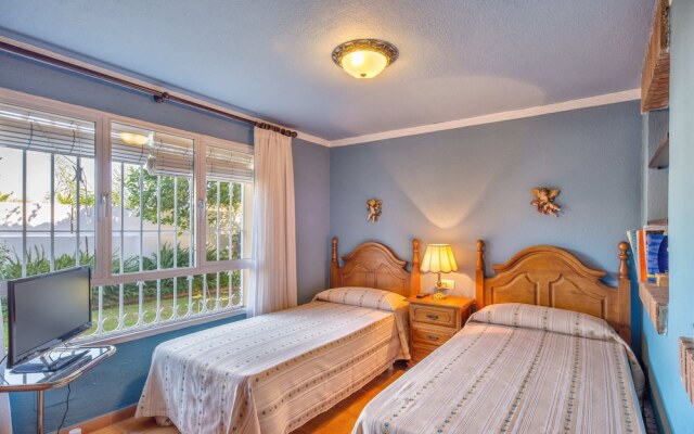 Villa - 5 Bedrooms with Pool and WiFi - 107872