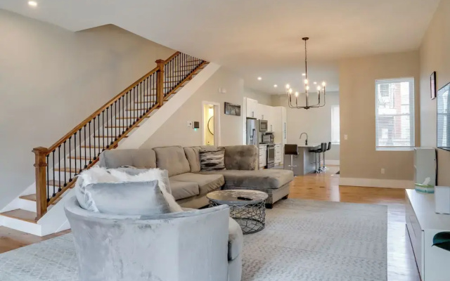 Well-appointed Pittsburgh Home: 1 Mi to Dtwn!