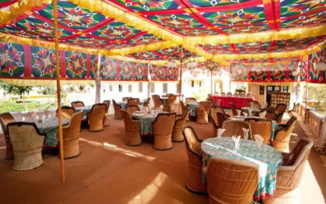 Roop Niwas Kothi, Near Mandawa