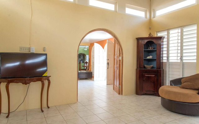 Hatfield South Villa