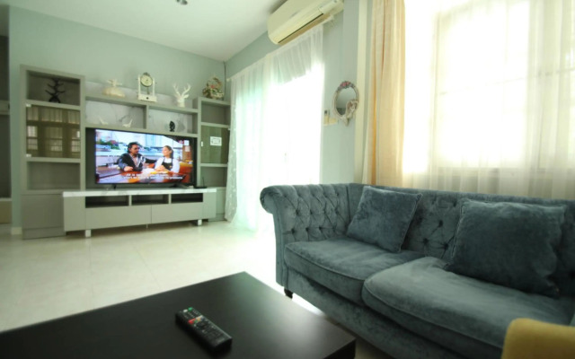 Little home poolvilla