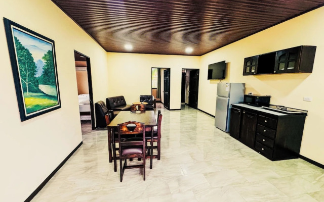 Los Angeles Hotel & Resort