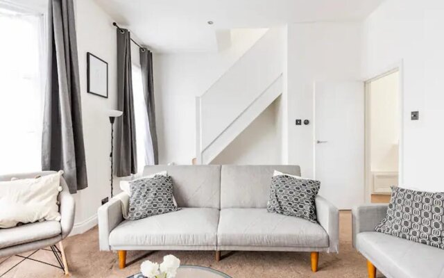 Charming 3-bed Apartment in London