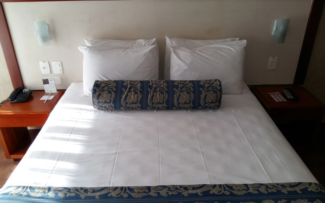 Metropolitan Hotel by Atlantica