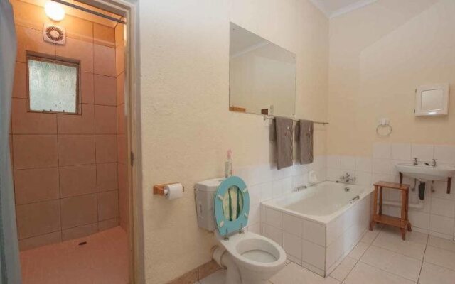 Ingwe Guesthouse
