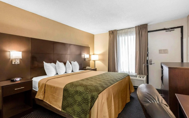 Econo Lodge North