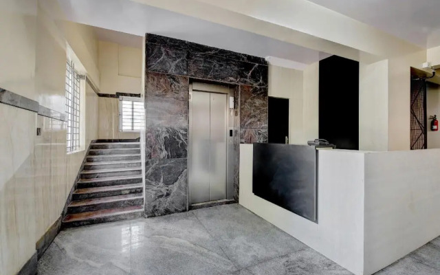 Varcity Pearl by OYO Rooms