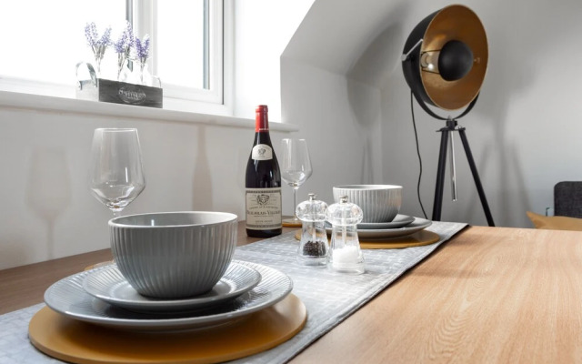 Castle Reach Apartment by Creative Stays