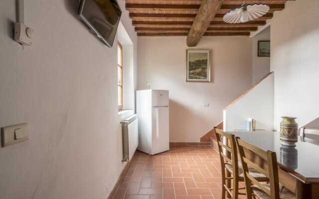 Attractive Villa in Montespertoli With Swimming Pool