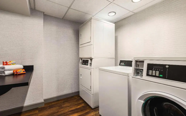 Spark by Hilton Germantown Washington DC North