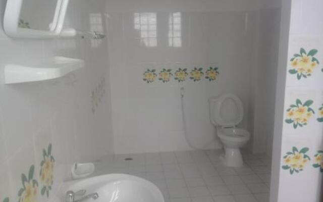 joli guesthouse