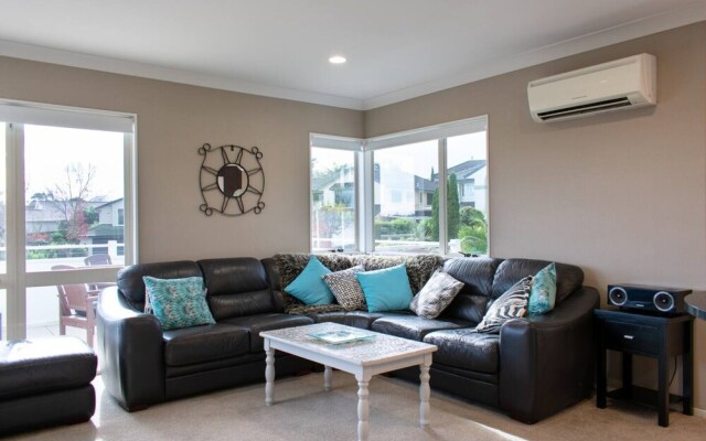 Grand 4 Bedroom Home With Balcony and Garden