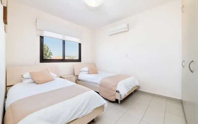 Private Roof Top Terrace Overlooking Pool in Pyla
