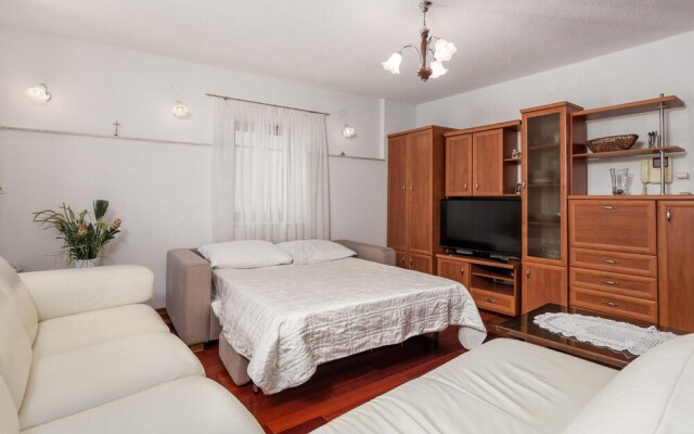 Beautiful Home in Senj With Wifi and 3 Bedrooms