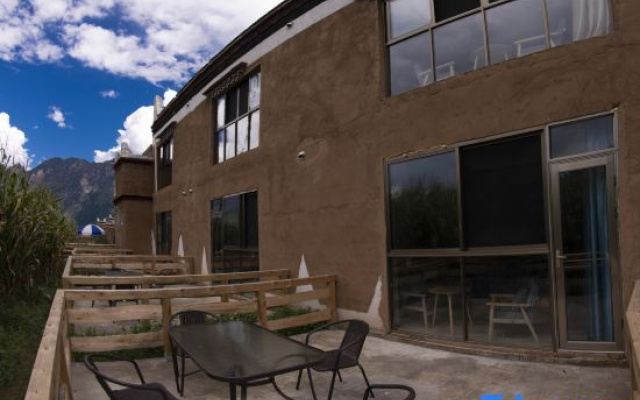 Mountain and cloud boutique inn（Jiaju Village）