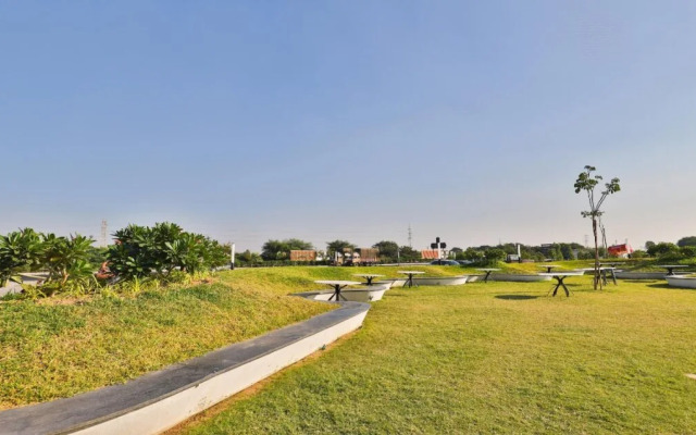 Oyo 26587 the Grand Vatika