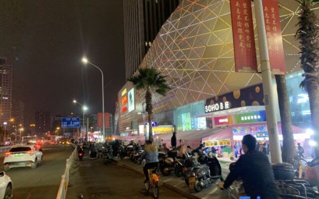 Yishi Time Apartment (Wanda Plaza)