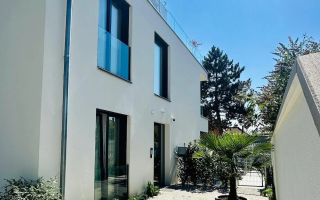 Homely Basel Airport