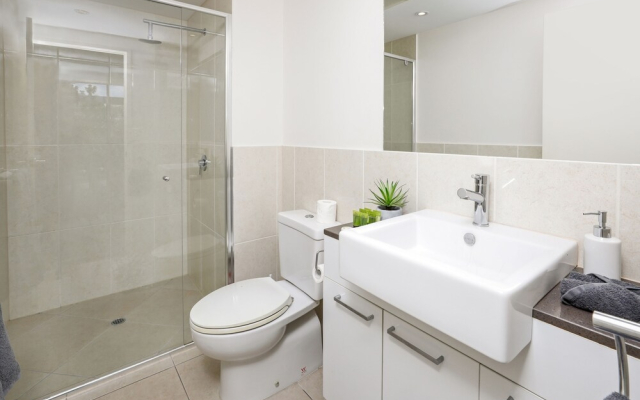 Pool View City Centre Apartment 206