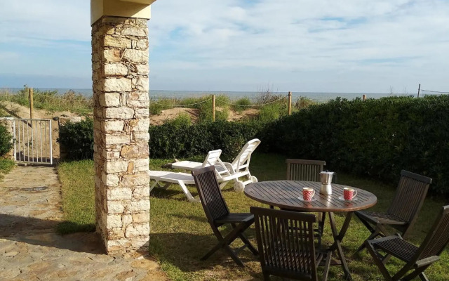 Sea front apartment in Platja Pals with terrace and parking