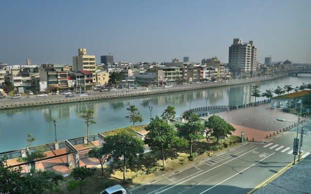 Wei-Yat Grand Hotel