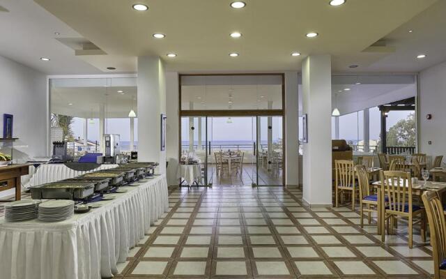 Iris Beach Hotel