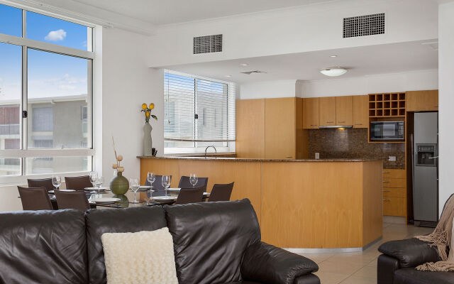 Kirra Beach Apartments