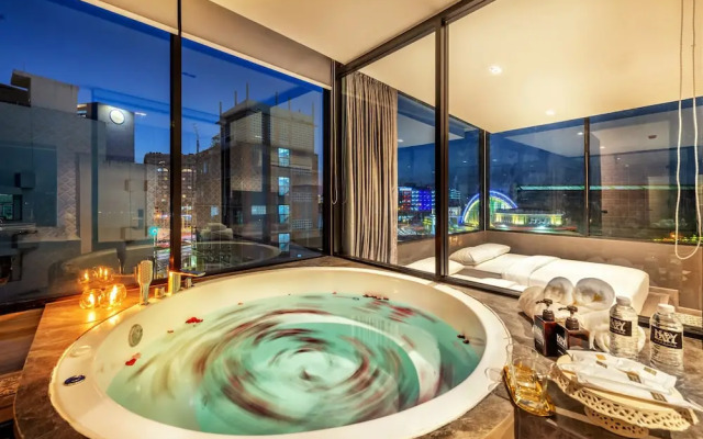 Happy Station Bangkok