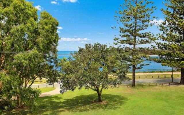 Golden Shores U7, 21 Landsborough Parade