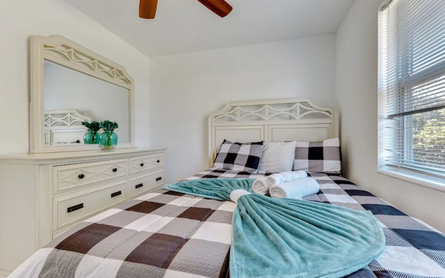 Spacious Jacksonville Home: 6 Mi to Downtown!