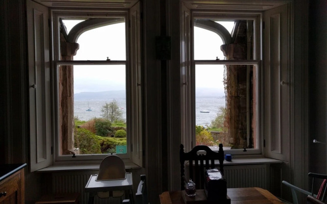 Cragowlet House East
