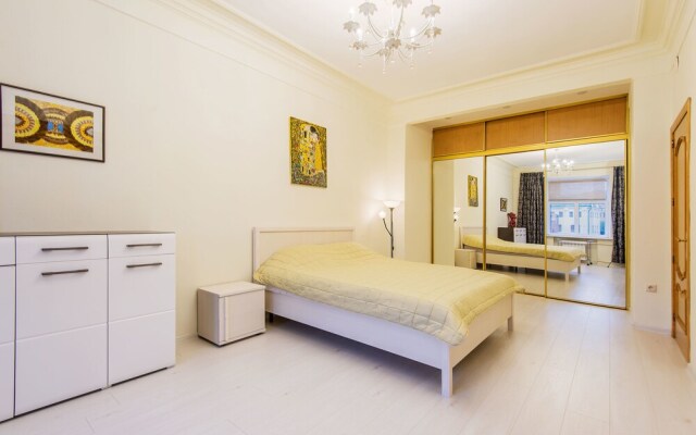 GM Apartment Smolenskaya-Sennaya 27
