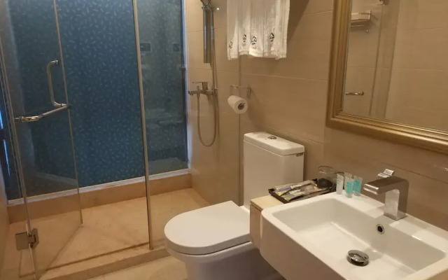 Gold Coast Hotel