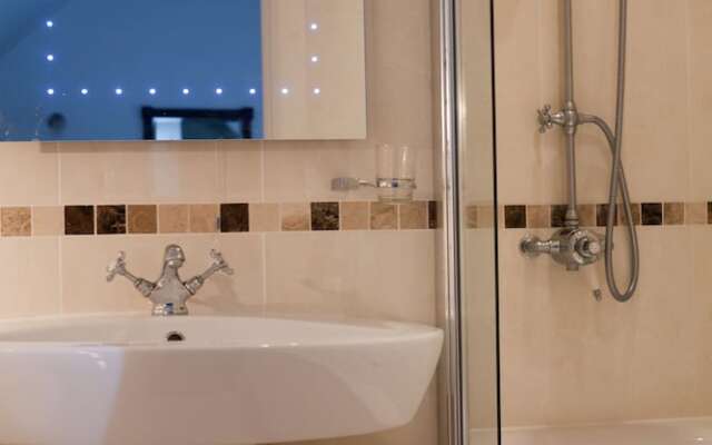 Shave Cross Rooms