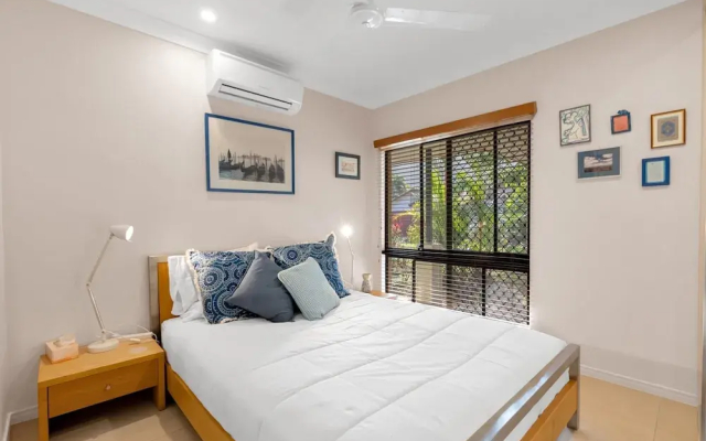 3-bed Family Home With Pool & BBQ by the Beach