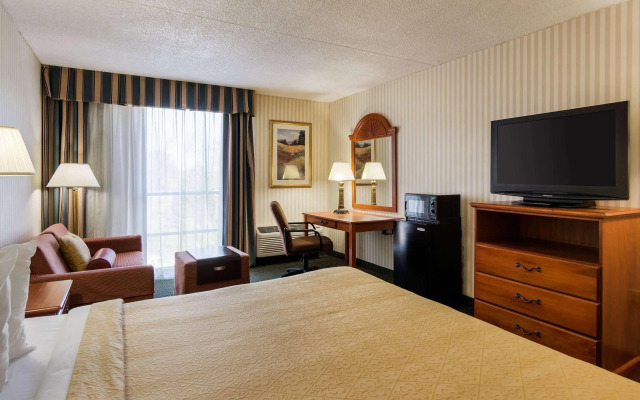 Quality Inn Near Joint Base Andrews - Washington Area